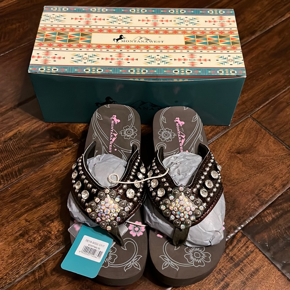 Montana West flip flops
